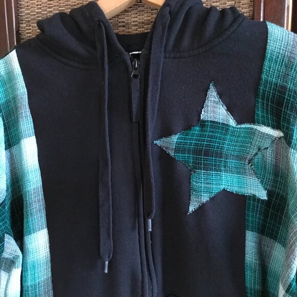 Upcycled Patchwork Jacket, M-L: Flannel Hoodie Sweatshirt, Green Plaid, Star - Picture 11 of 11